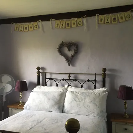 住宿加早餐酒店 Michouat D'hotes Vidou